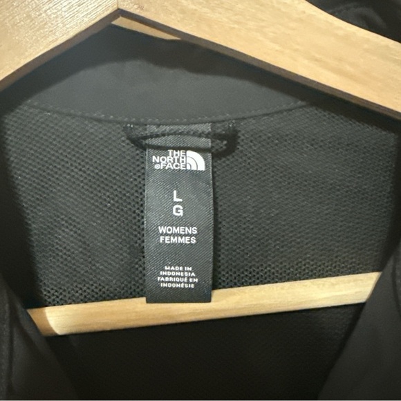 EUC -  The North Face Outdoor Trail Vented Long Sleeve Top - Size L - Picture 4 of 6